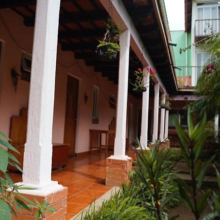 Casa Chapina Francesa San Lorenzo El Tejar Exterior photo