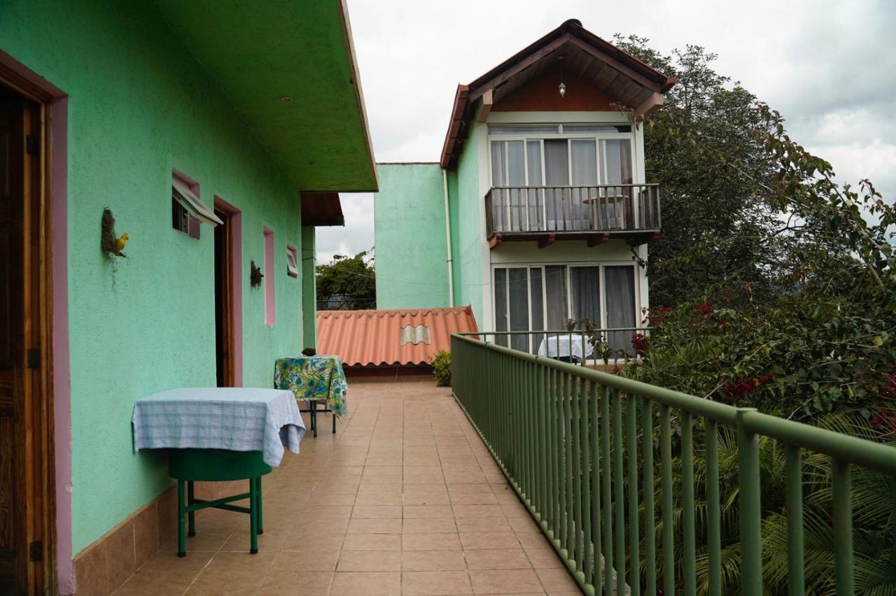 Casa Chapina Francesa San Lorenzo El Tejar Exterior photo