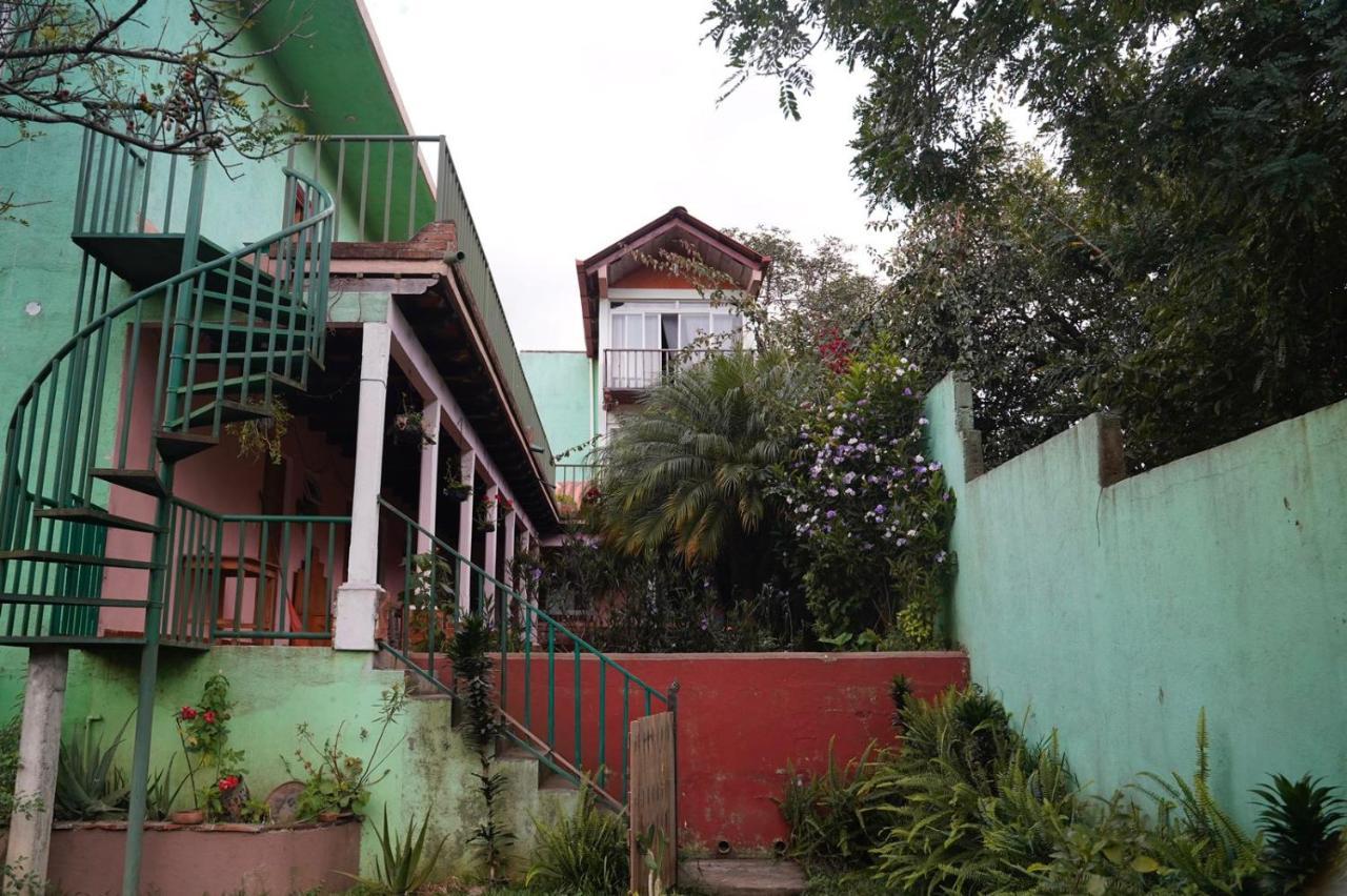 Casa Chapina Francesa San Lorenzo El Tejar Exterior photo