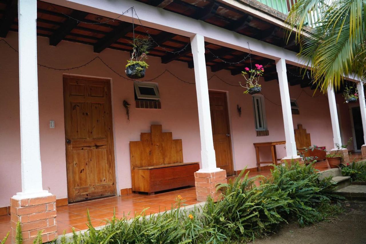 Casa Chapina Francesa San Lorenzo El Tejar Exterior photo